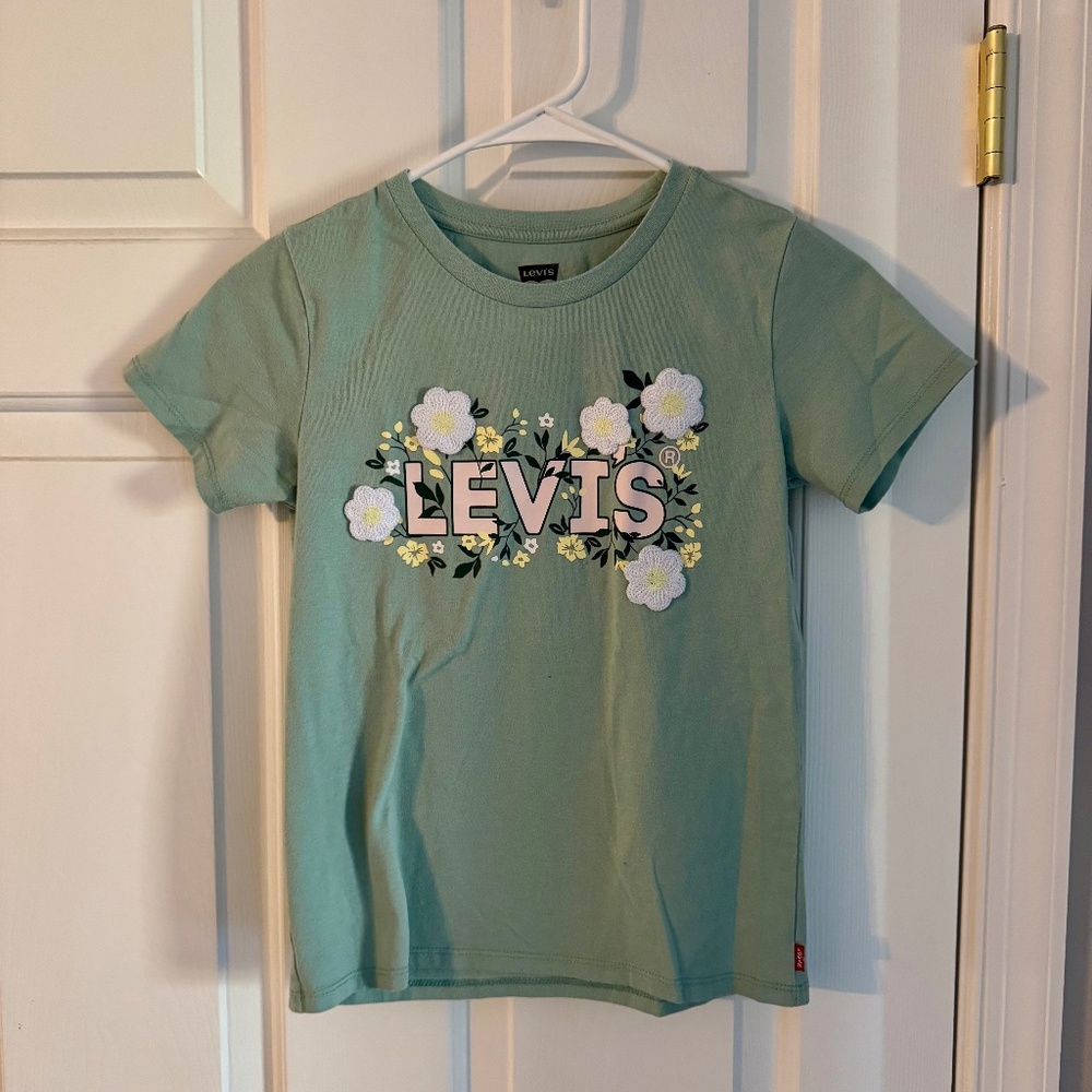 Girls Levi’s graphic tee